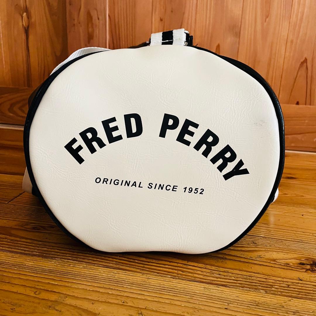Fred Perry Bag ボストンバッグ 黒 白 ショルダー ドラム