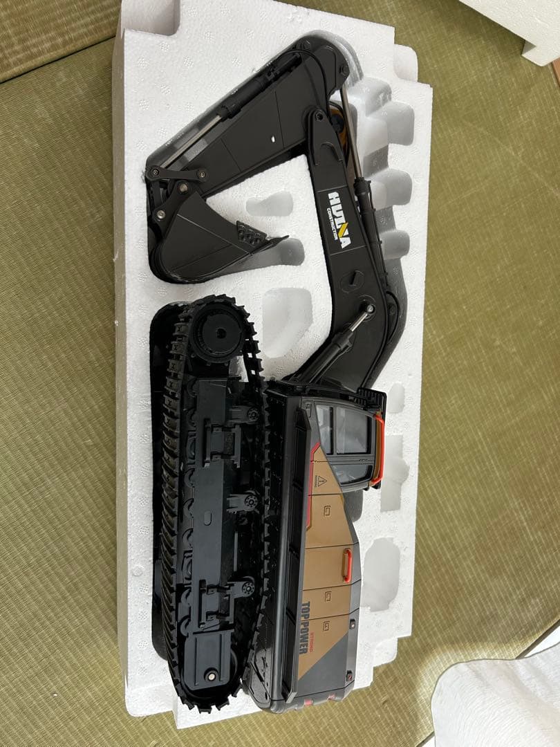 HUTNA RC Excavator 1/14スケール