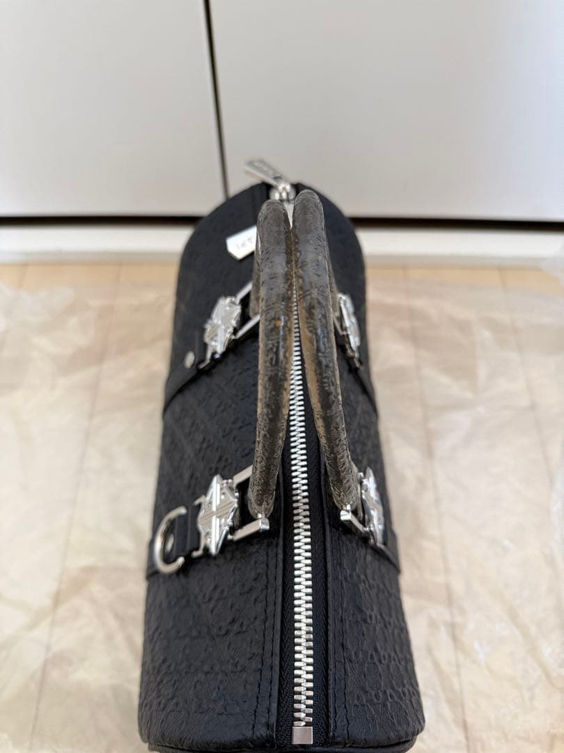 バッグ GUAPI / OBSIDIAN BLACK MINI DUFFLE BAG