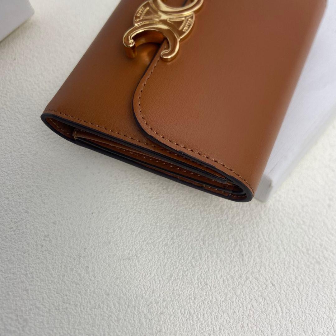セリーヌ トリオンフ コンパクトウォレット 中古品