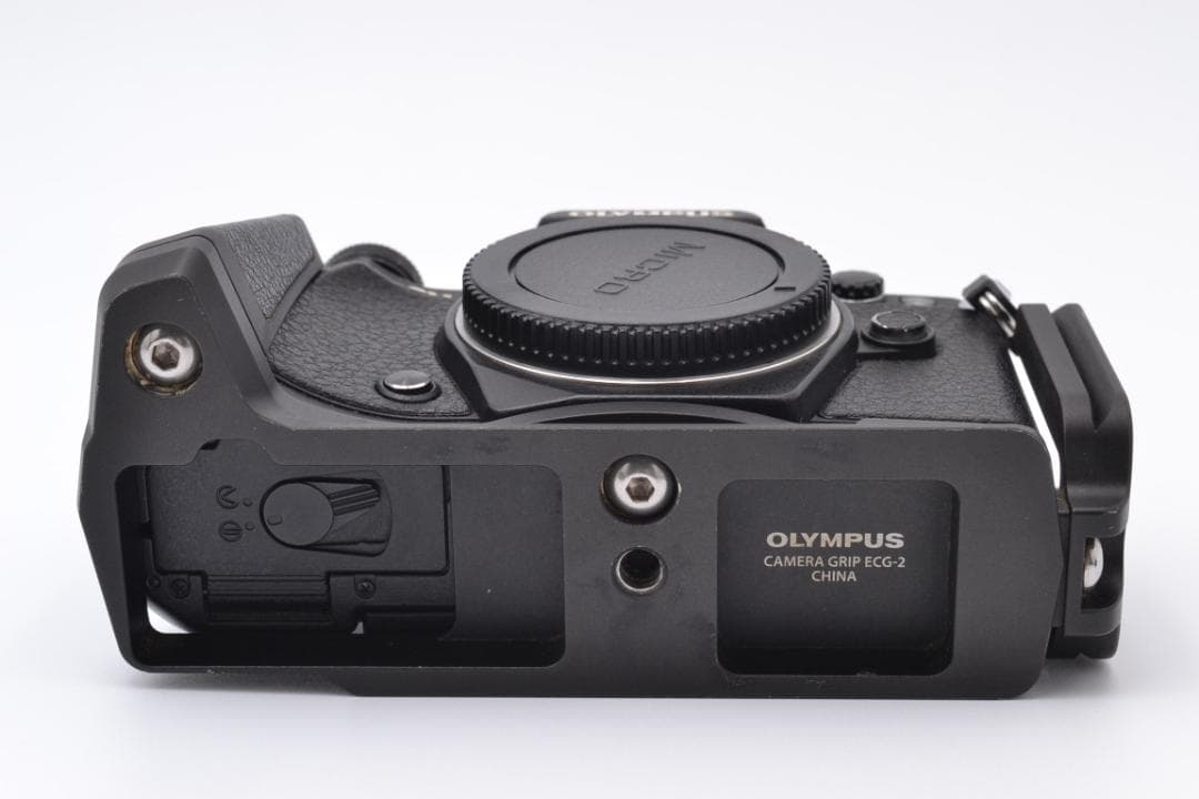 オリンパス　OM-D E-M5 MarkⅡ ブラック ボディ グリップ付