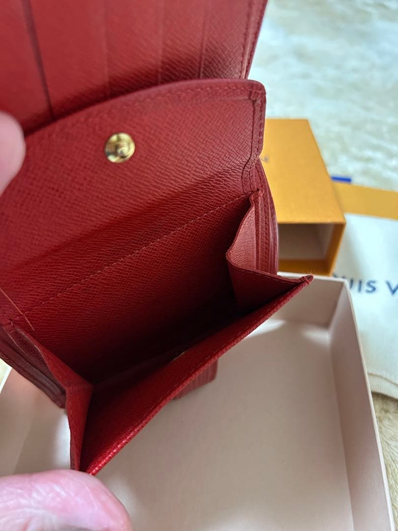 美品　LOUIS VUITTON エピライン　二つ折り財布