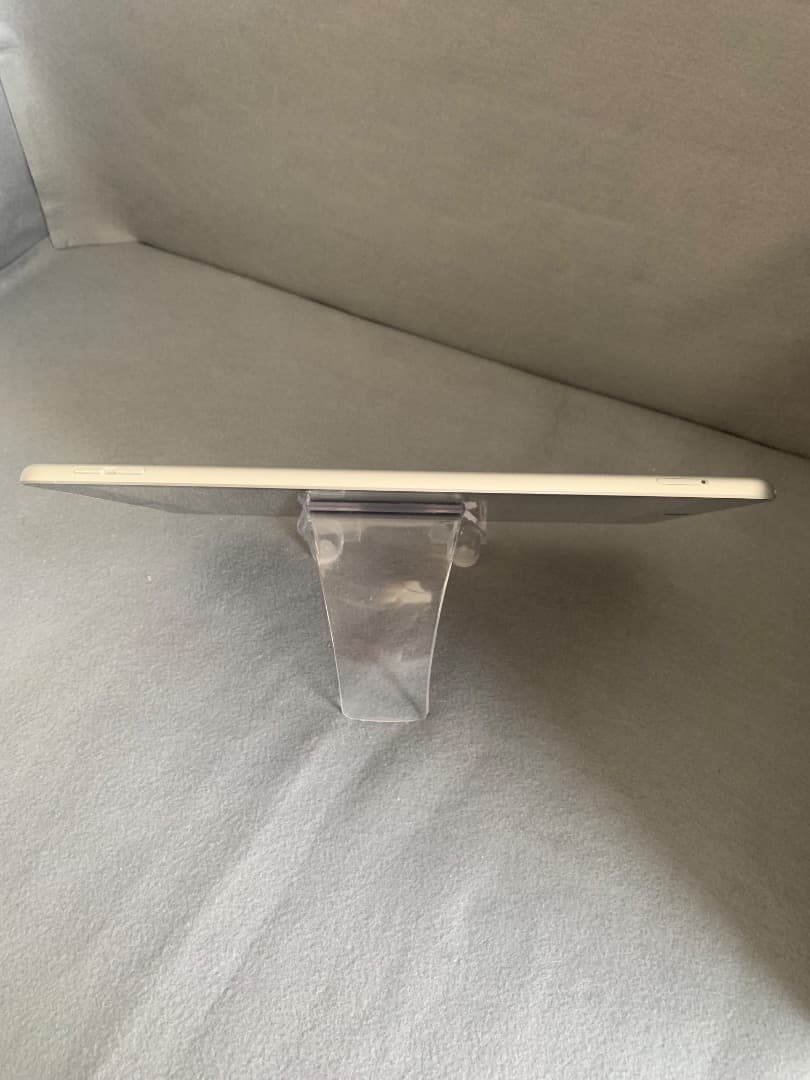 美品 SIMフリー iPad 第9世代 64GB Wi-Fi+Cellular版