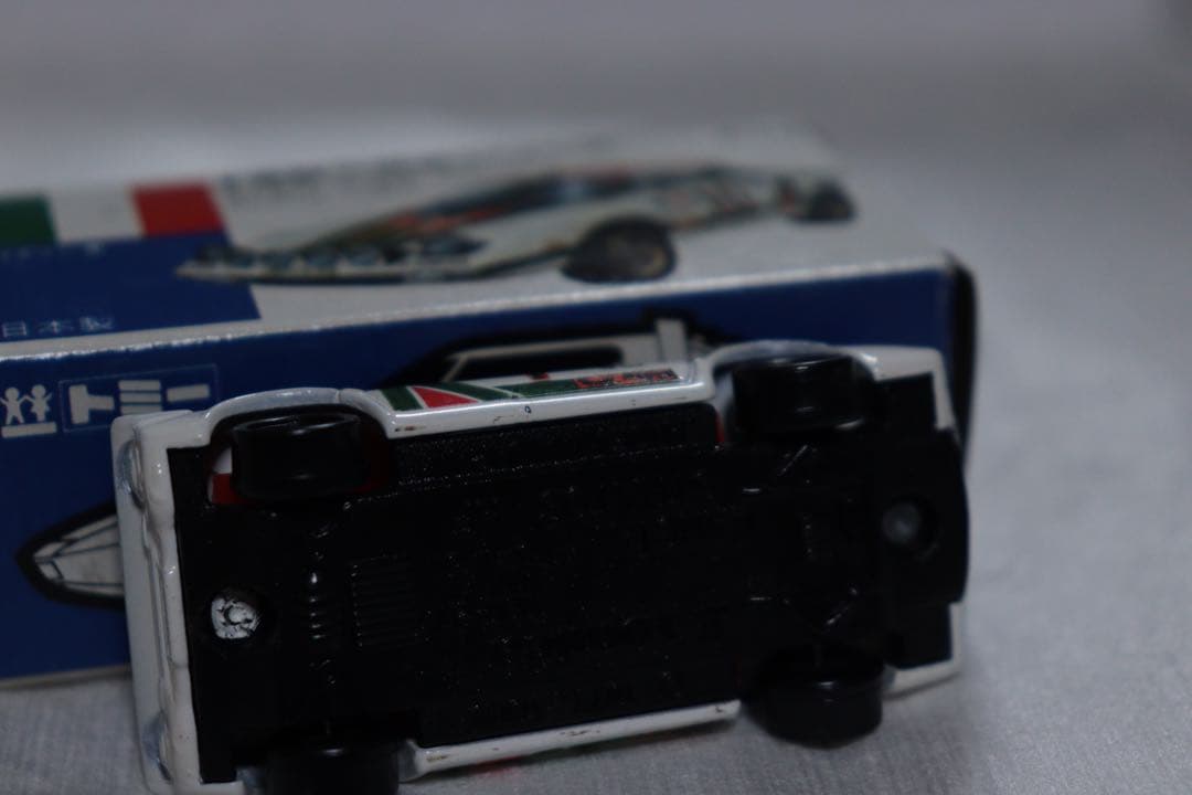 日本製　トミカ　ランチア　ストラトス　ラリータイプ　F19