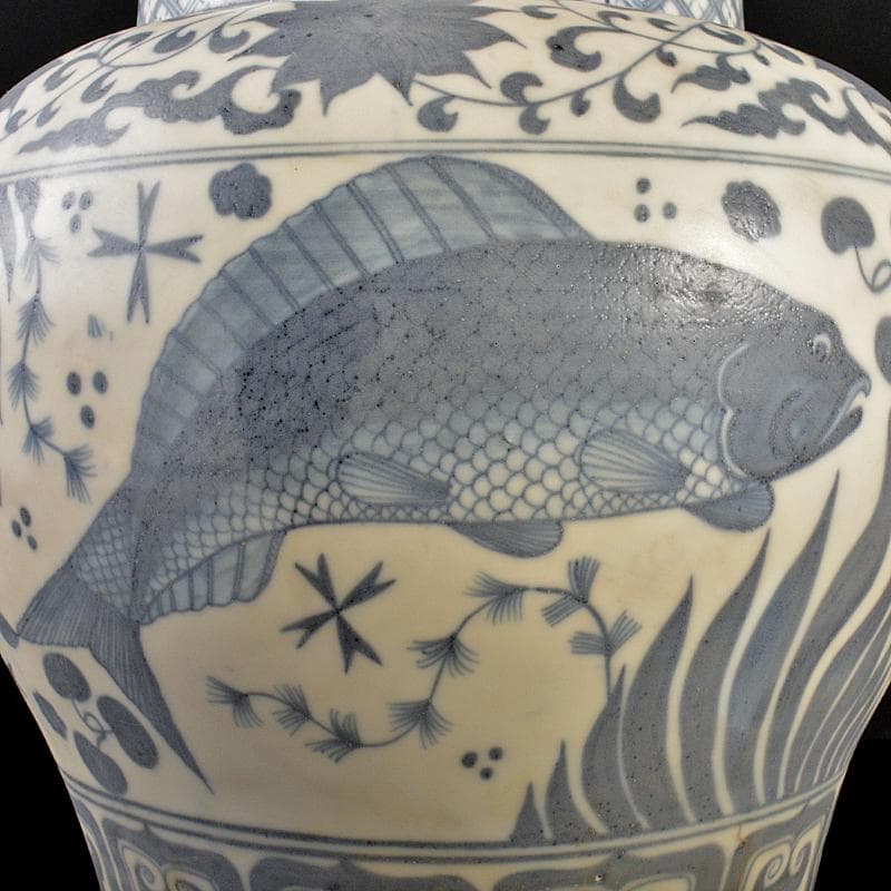中国　青花　花卉魚藻文瓶　壷　高さ約29.5cm　N　R5706B
