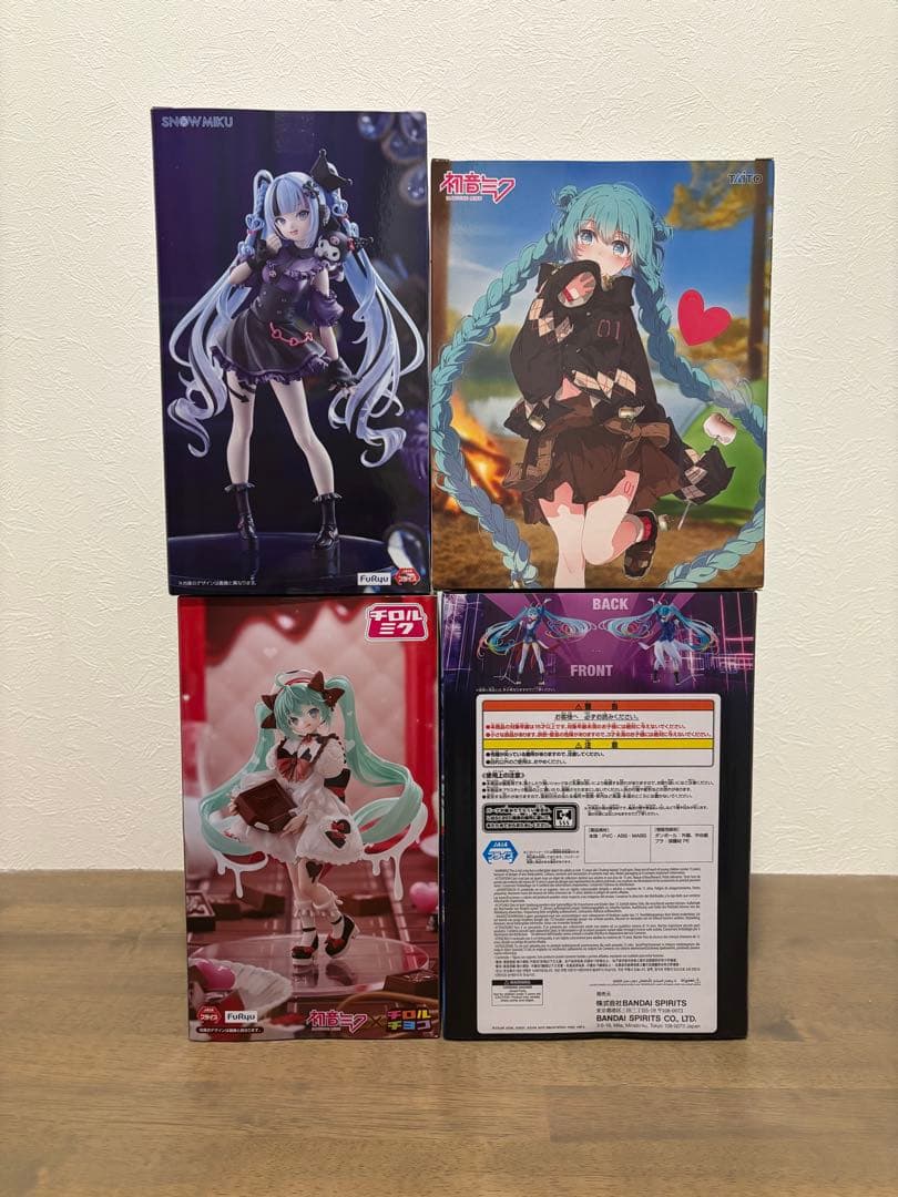 初音ミク フィギュア 雪ミク×クロミ チロルチョコ Outdoor ガンダム