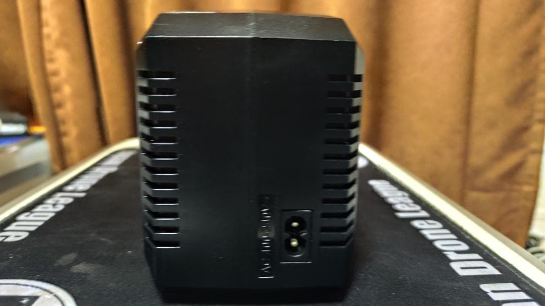 Hitec X2 V COMPACT バッテリー充電器