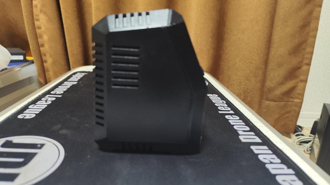 Hitec X2 V COMPACT バッテリー充電器