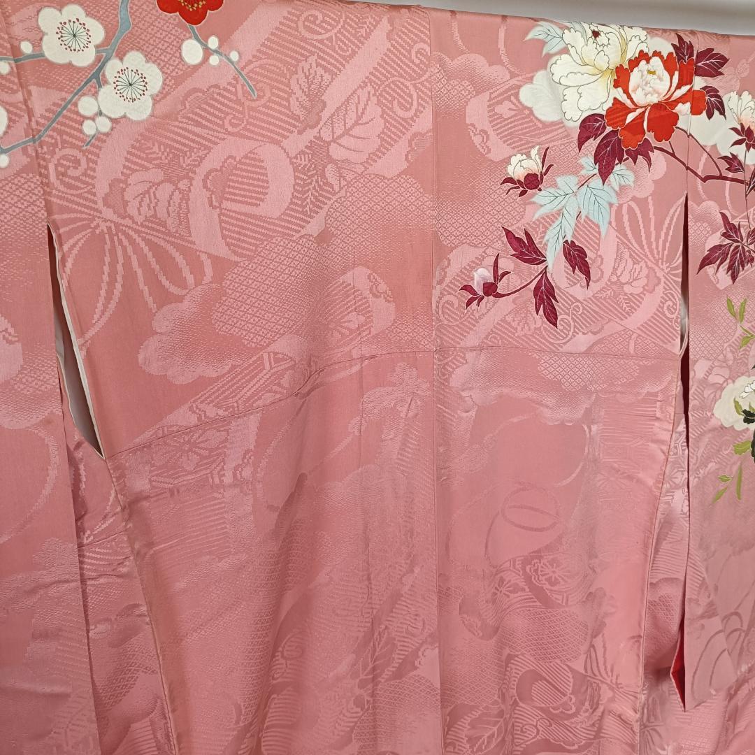 ◆2233◆アンティーク着物　中振袖　薔薇　百花　正絹縮緬　珊瑚色　和装着物