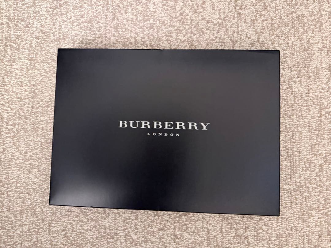 未使用品: BURBERRY チェック柄　ストール　マフラー　ブランケット