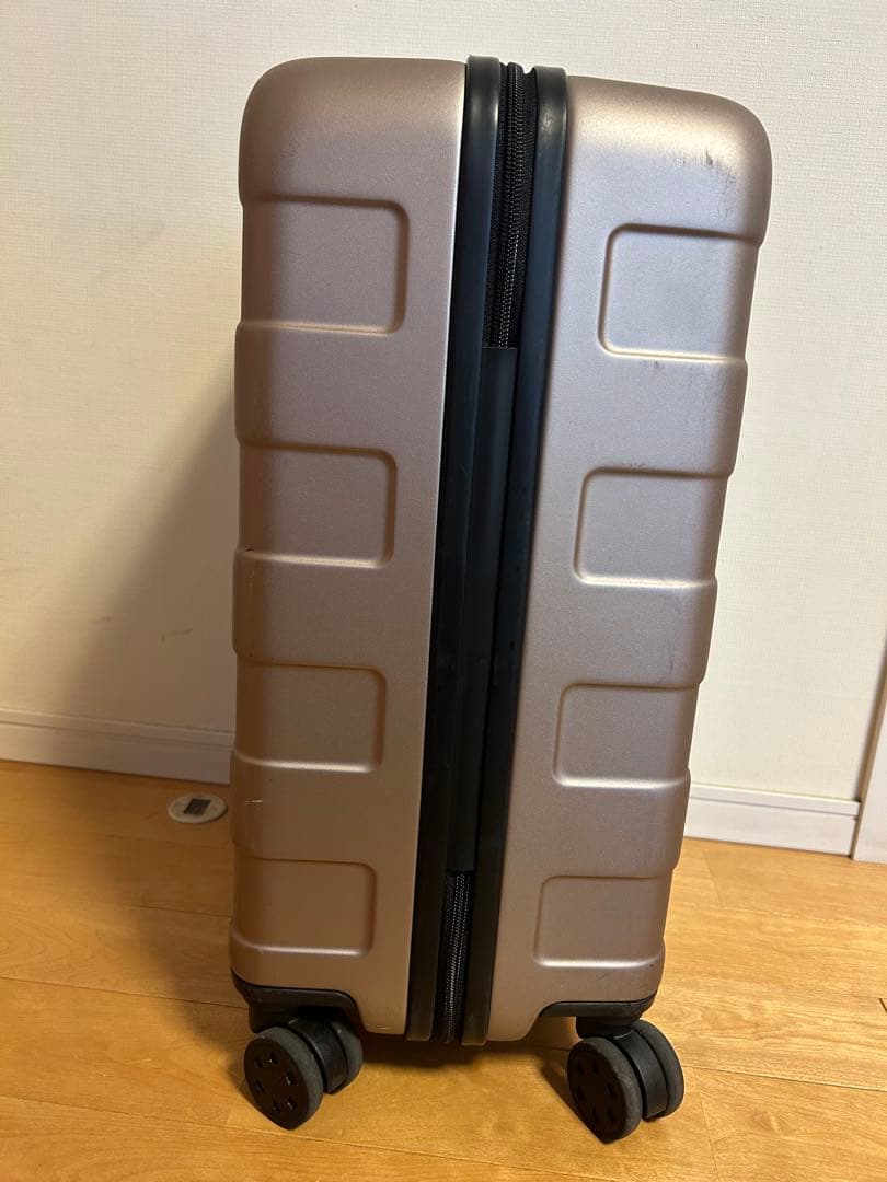 無印良品　バーを自由に調節できる　ハード キャリーケース（３６Ｌ）