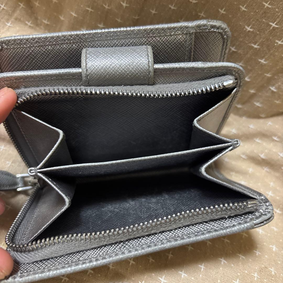 PRADA シルバー 二つ折り財布
