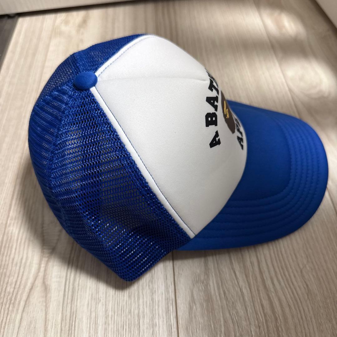 A BATHING APE トラッカーキャップ 青/白