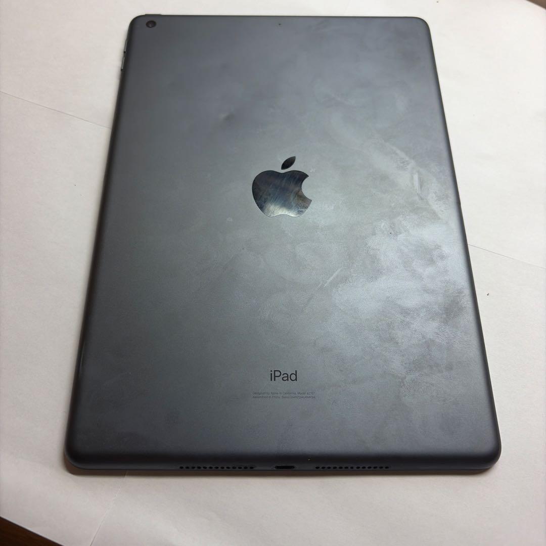 iPad本体 第8世代 スペースグレー 画面ひび割れ ジャンク