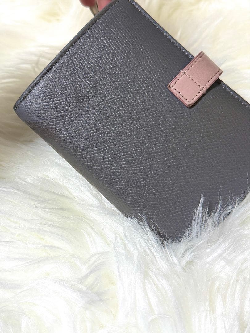 CELINE グレー 二つ折り財布 ミディアム　ストラップウォレット