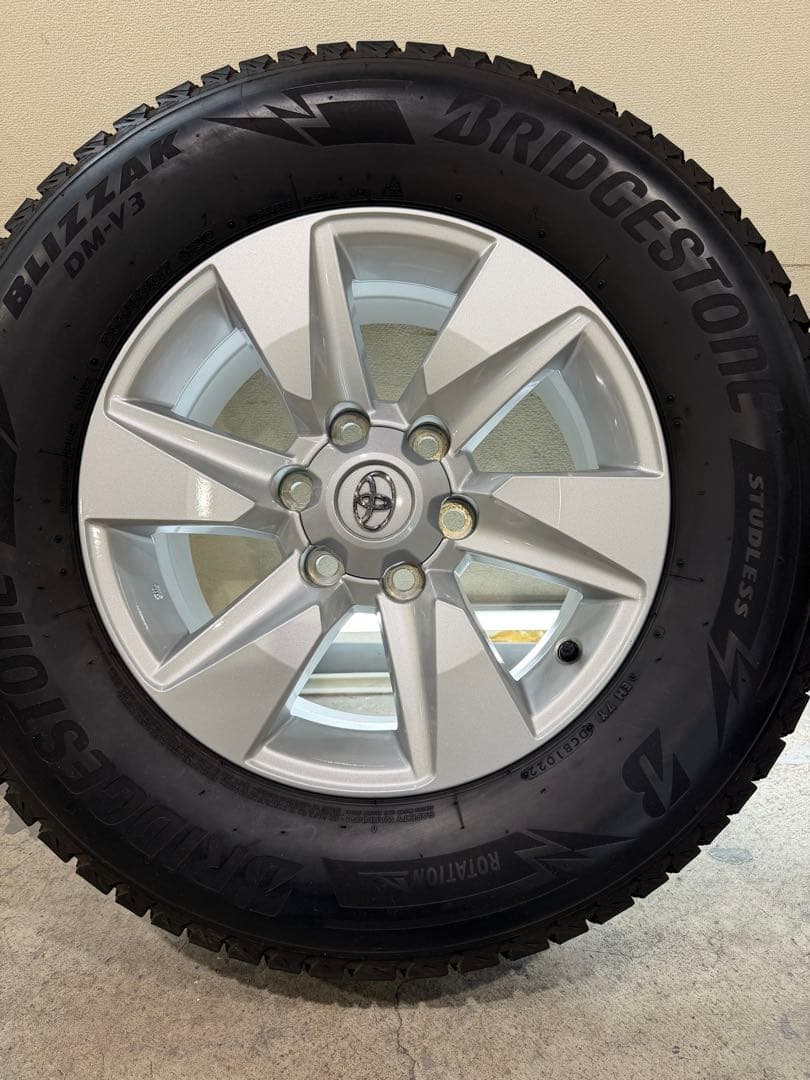 ブリザック DM-V3 スタッドレスタイヤ 265/65R17 ランクル　プラド