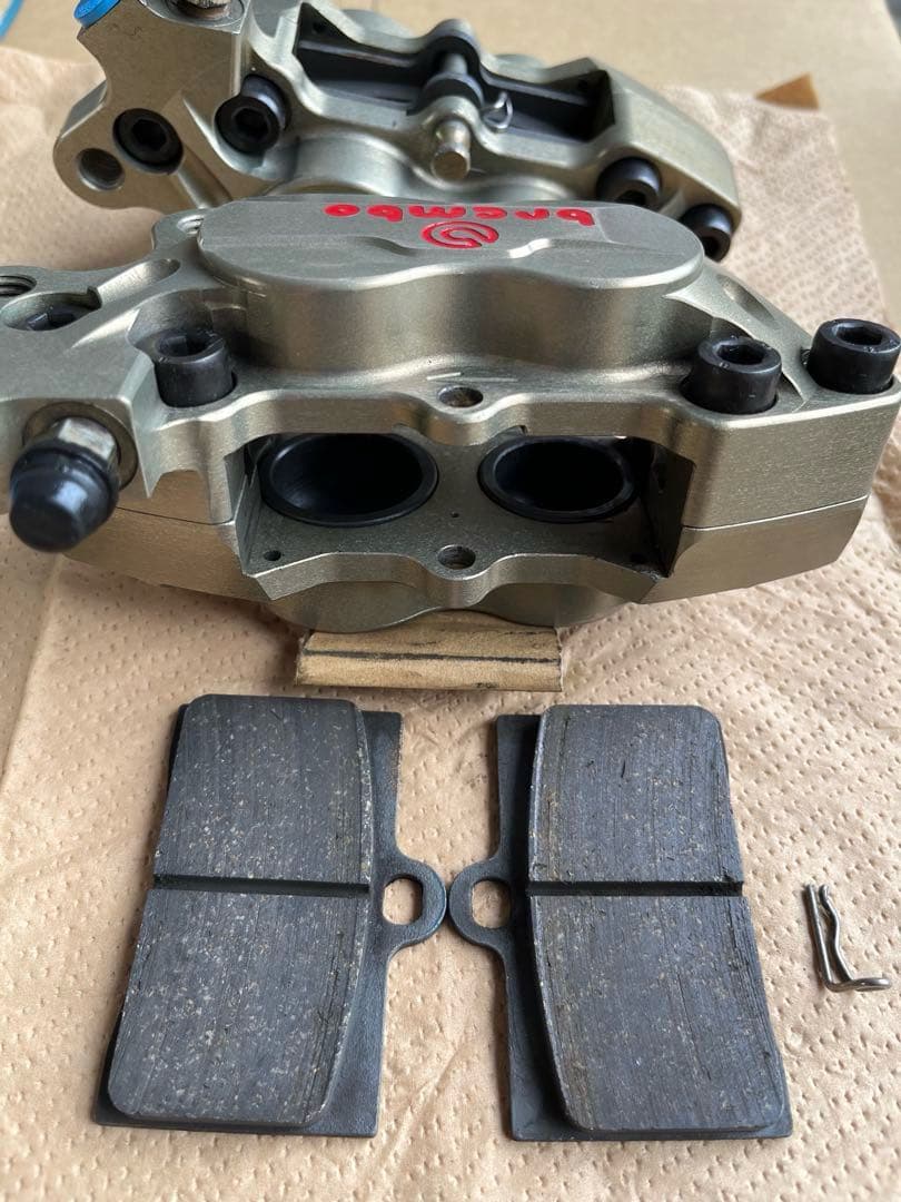 bremboレーシングキャリパーCNC40mmピッチ　送料込み　削り出し