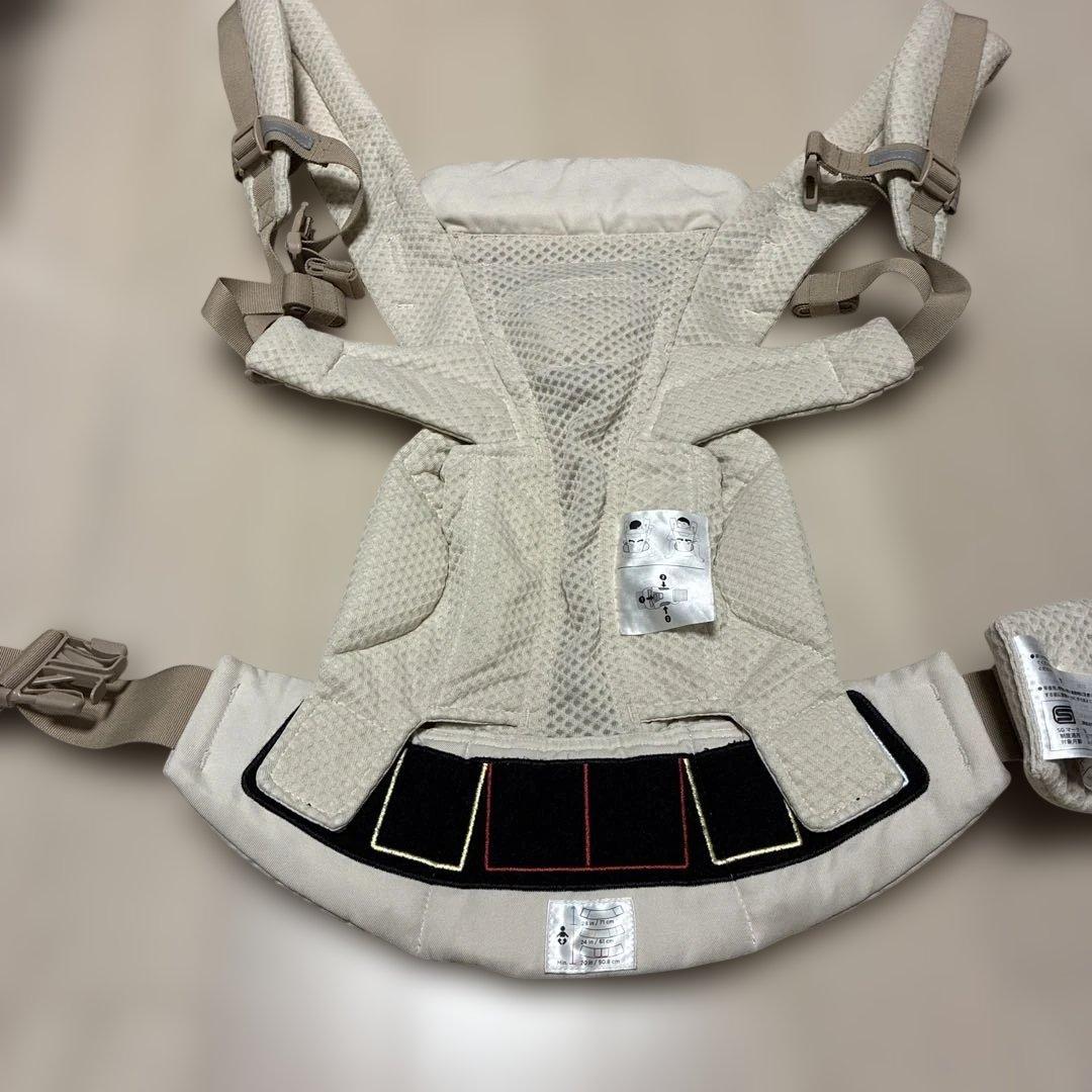 美品！エルゴオムニブリーズ　人気のナチュラルベージュergobaby 抱っこひも