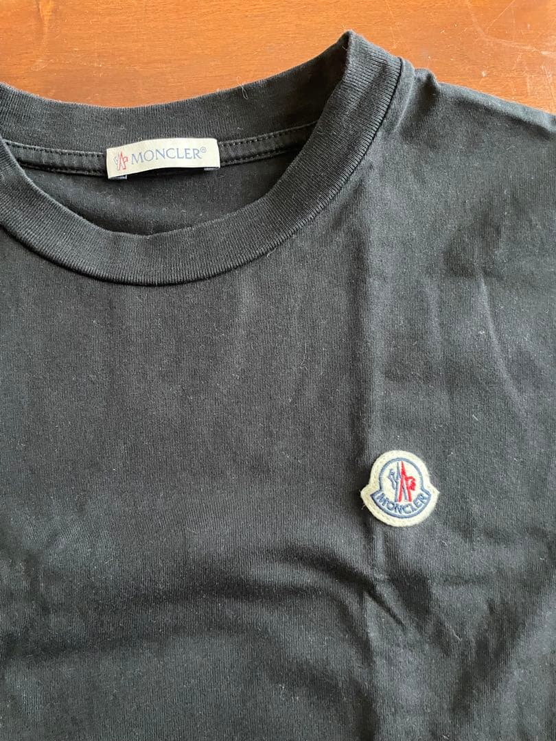 モンクレール　キッズ12A Tシャツ 黒美品