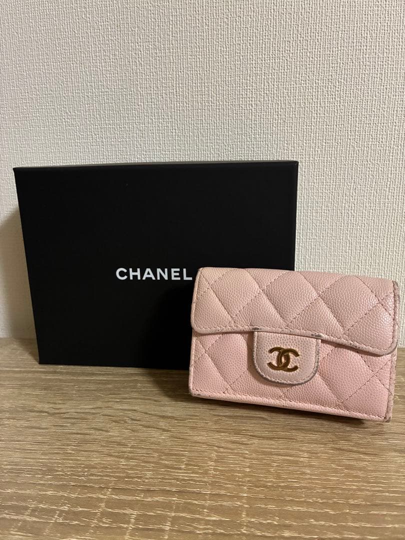 CHANEL キャビアスキン三つ折り財布 ピンク