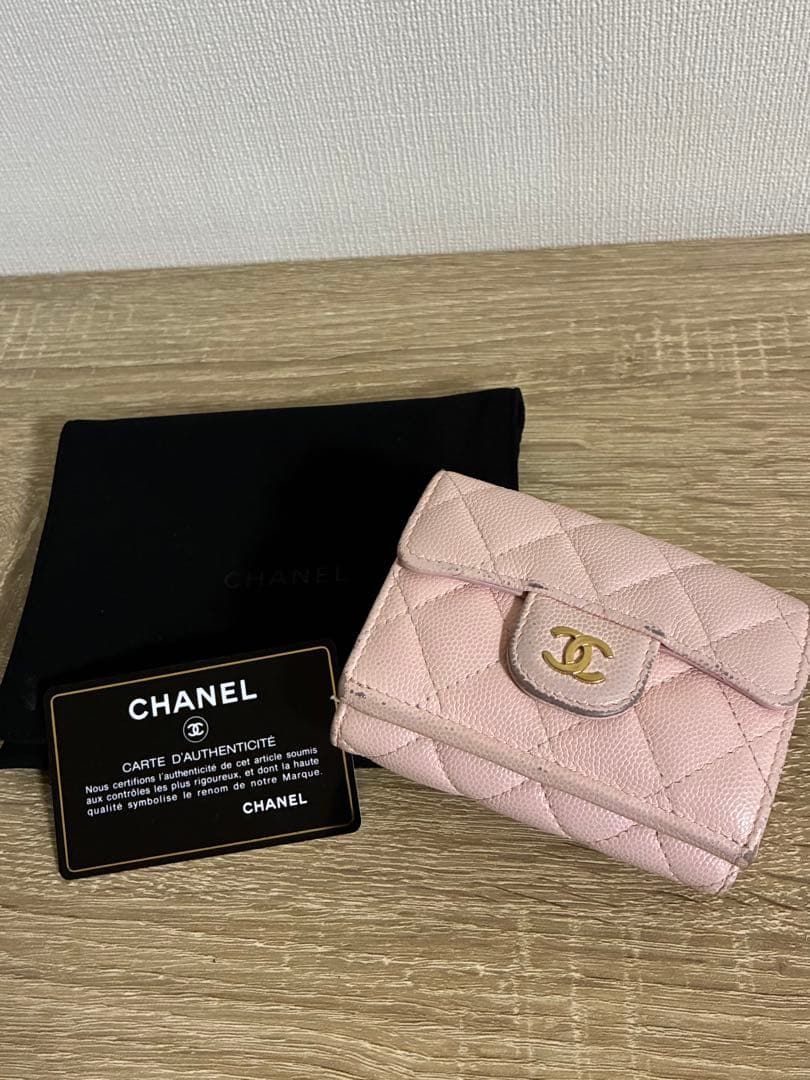 CHANEL キャビアスキン三つ折り財布 ピンク