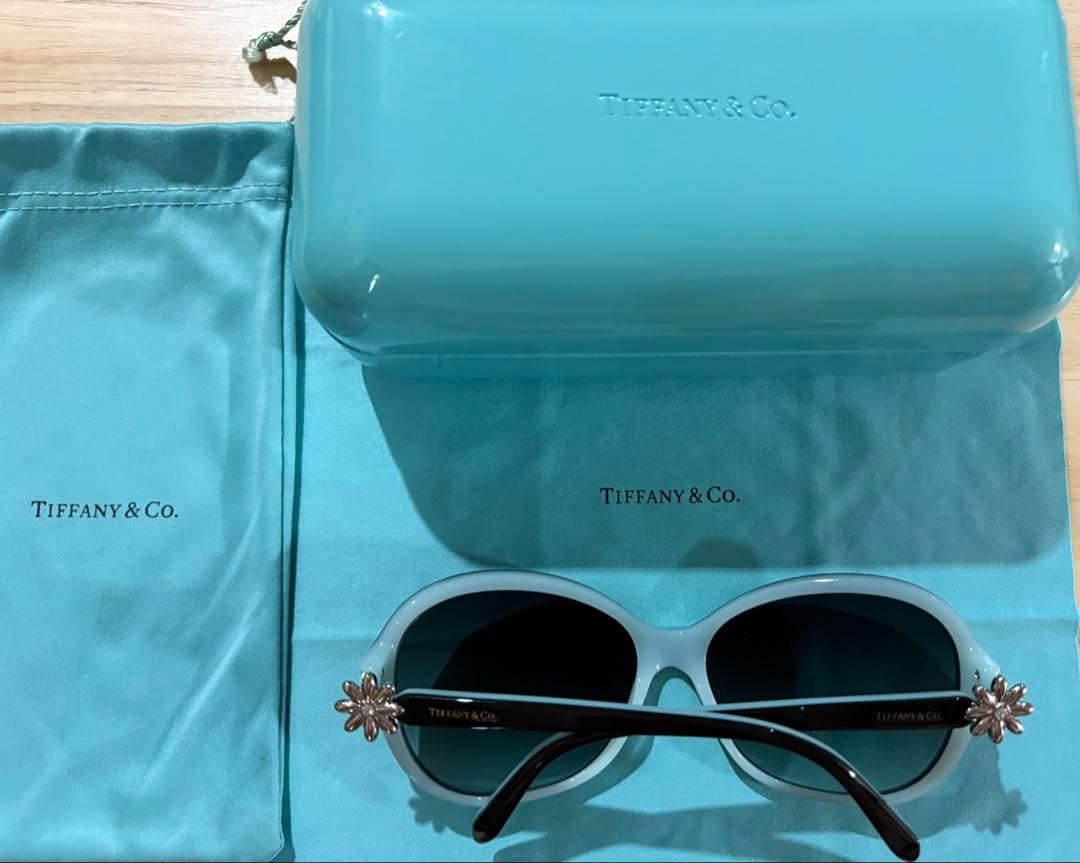 【未使用】Tiffany & Co. サングラス フラワー