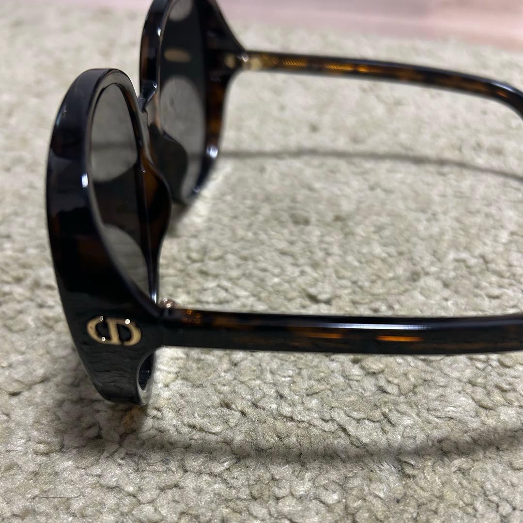 【未使用品】Dior サングラス　箱,付属品付き　オーバル型