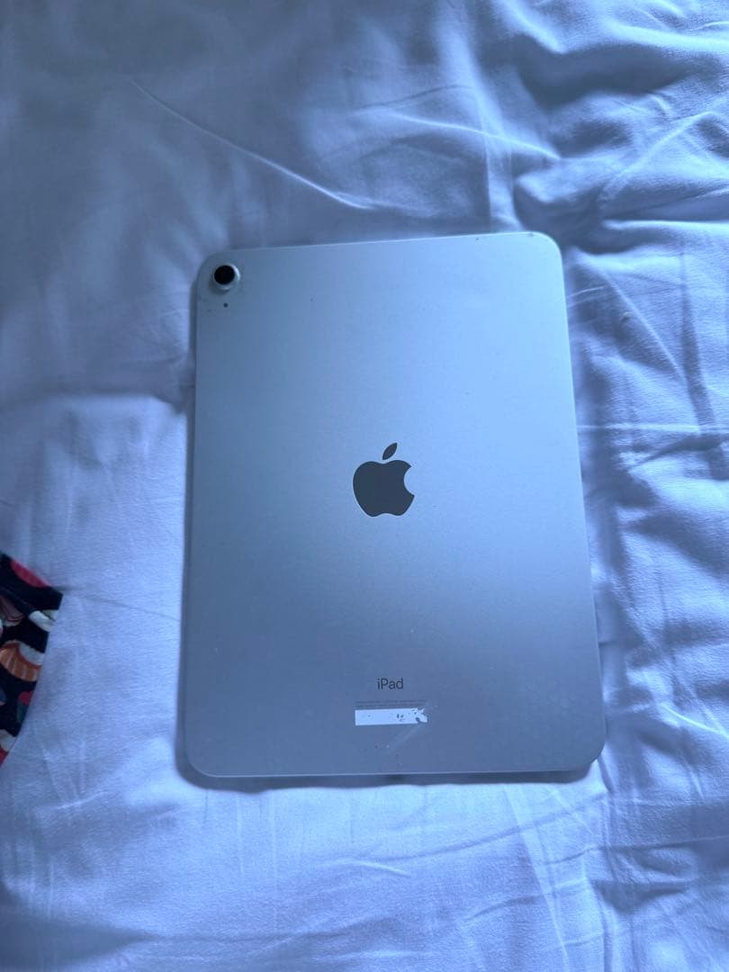 iPad10世代64GB 目立った汚れ外傷なし