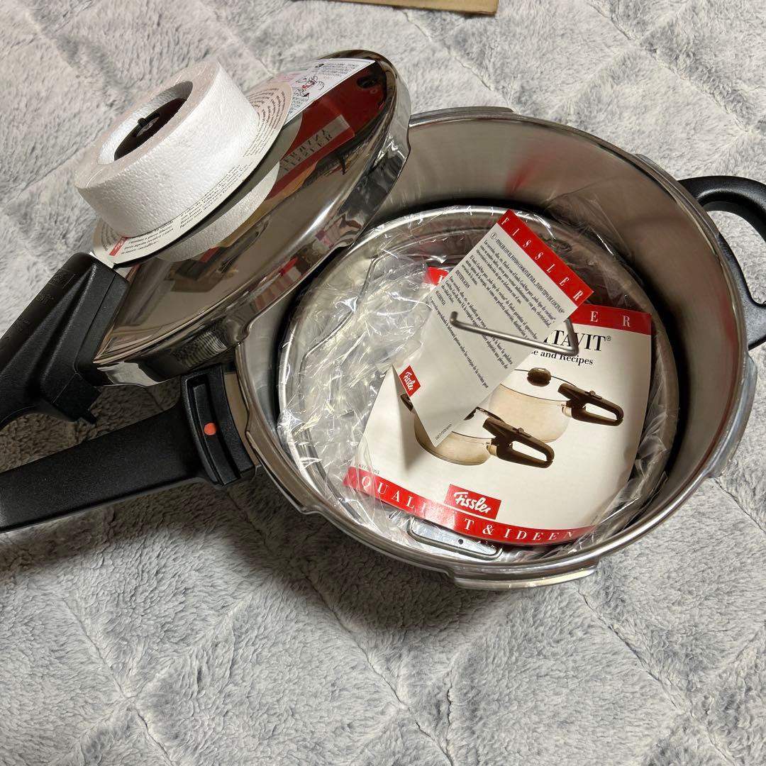 え*め様 値下げ！フィスラー圧力鍋4.5リットル、未使用品