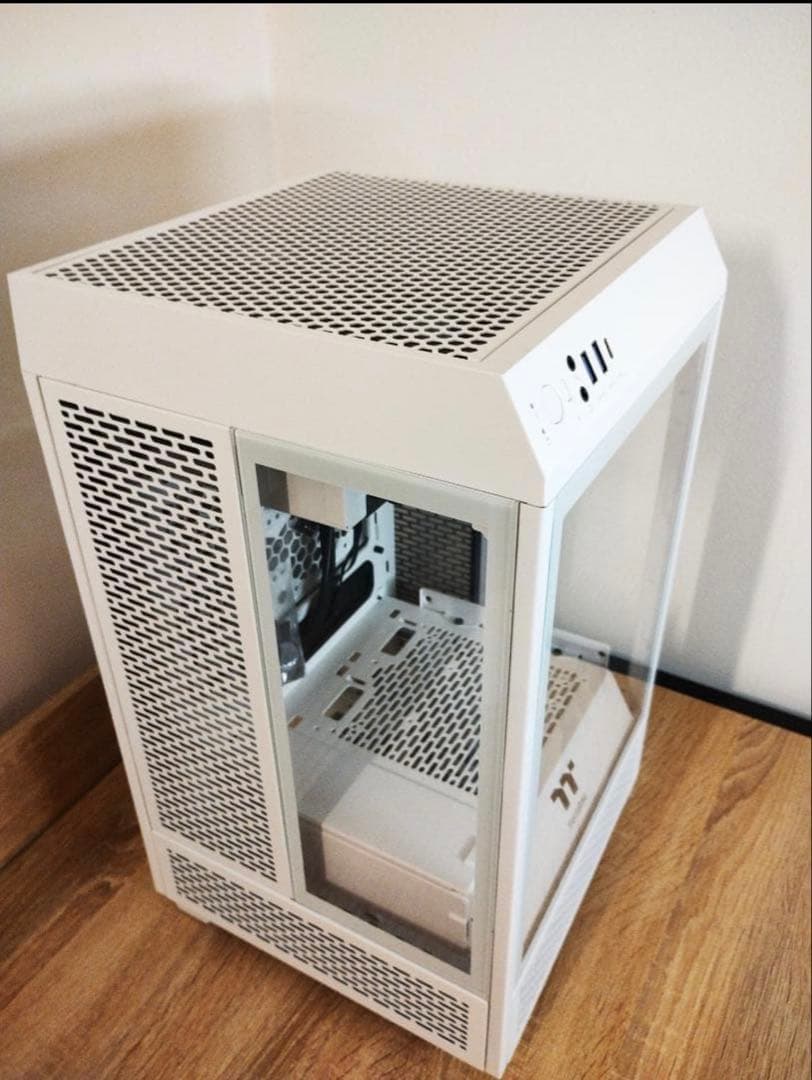 Thermaltake ホワイト ミニタワーPCケース