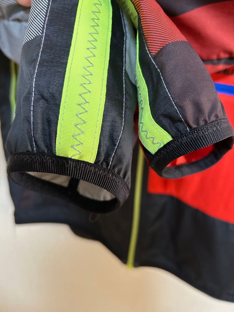 NIKE ナイキ　カラフル　フード付きウィンドブレーカー　綺麗！