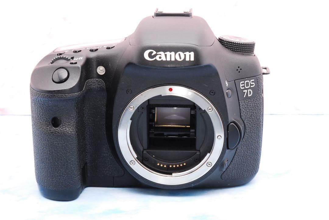Canon EOS 7D☆一眼レフカメラ☆往年の名機☆超望遠＆手ぶれ補正標準