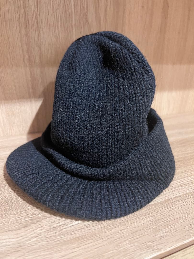 supreme ニット帽 黒　25FWビーニー　ツバ付き