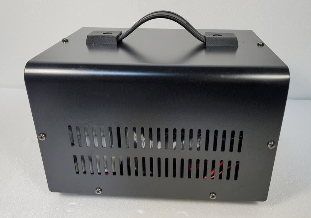 C129 中古美品！LVYUAN 旅行用変圧器　VTJP－2000W　PRO