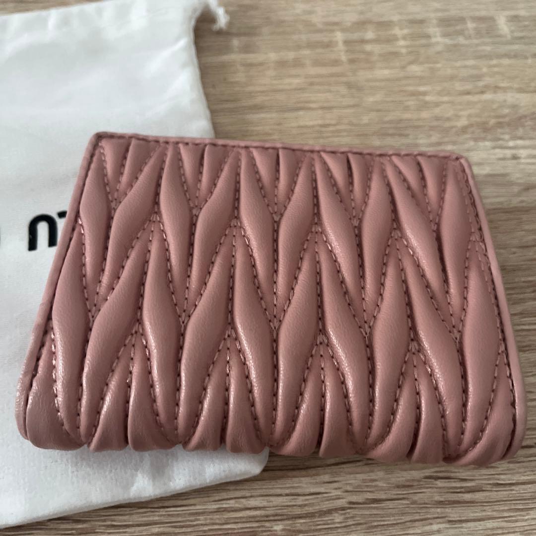 miumiu ピンク キルティング 財布