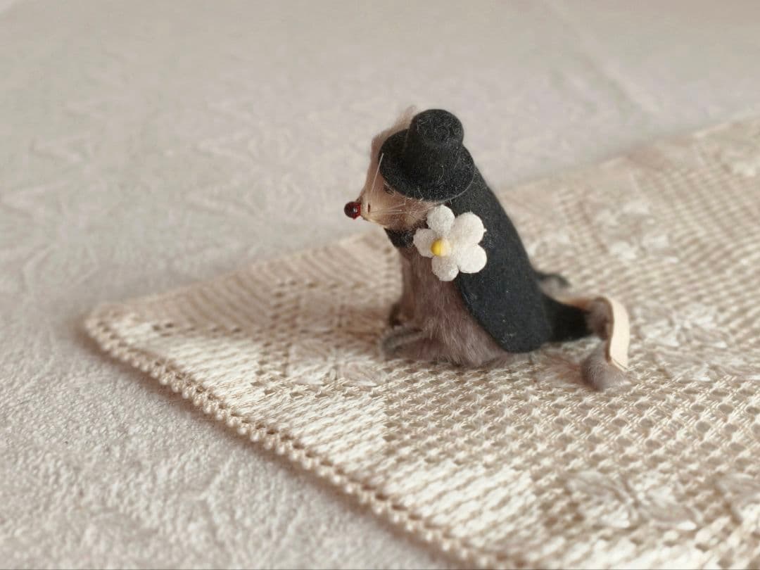 * vintage figure ୨୧ * シルクハットとマントの ネズミさん