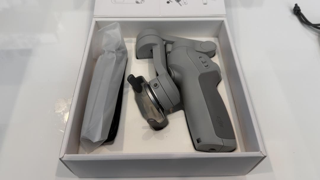 【美品】DJI スマートジンバル Osmo Mobile SE