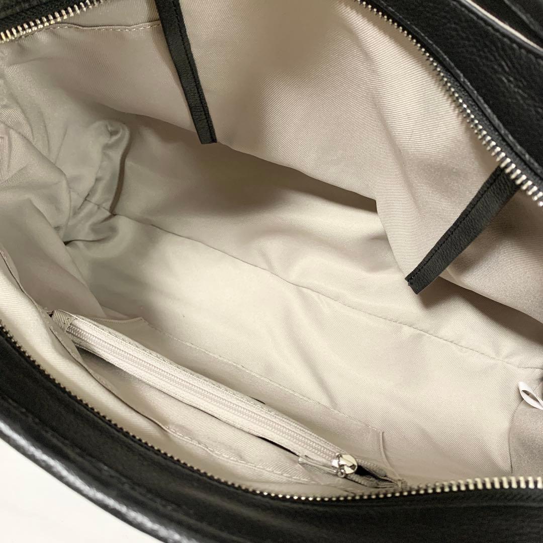【美品】ウィムガゼット　Hoaw.ミニボストンバッグ　チャーム　底鋲　カウレザー