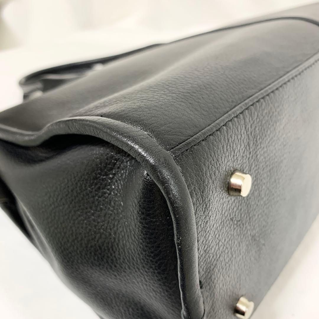 【美品】ウィムガゼット　Hoaw.ミニボストンバッグ　チャーム　底鋲　カウレザー