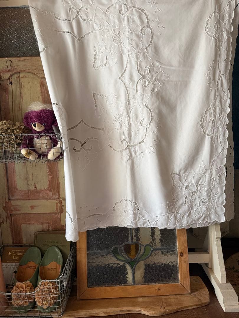 フランスアンティークஐ⋆*花柄刺繍の大判クロス・カーテンにも〜