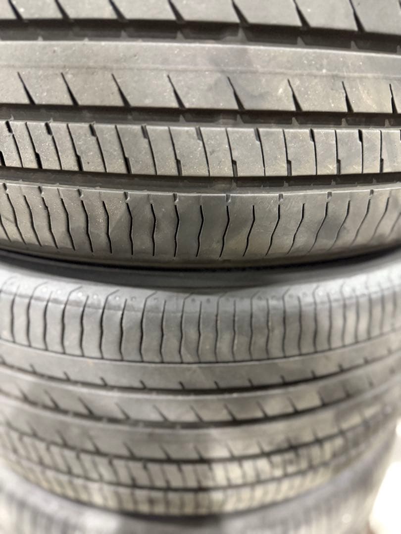 バリ山　ヨコハマ dB デシベル　225/45 R18 タイヤ 4本セット