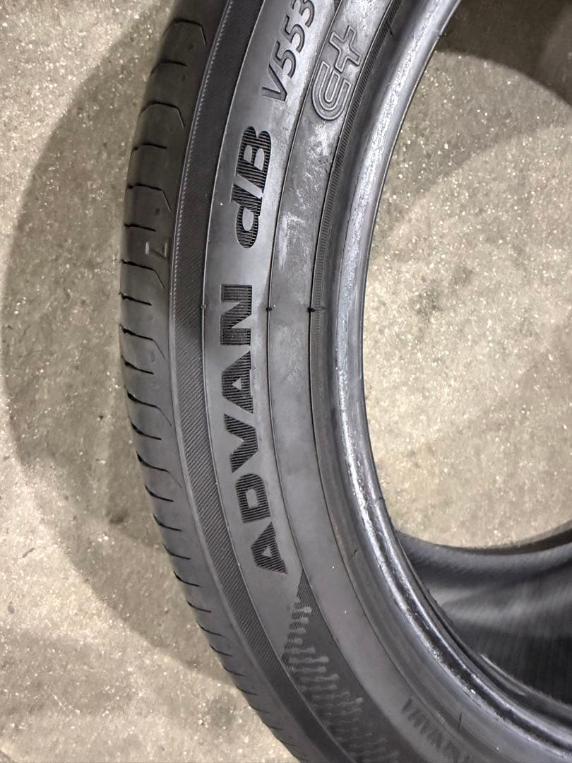 バリ山　ヨコハマ dB デシベル　225/45 R18 タイヤ 4本セット
