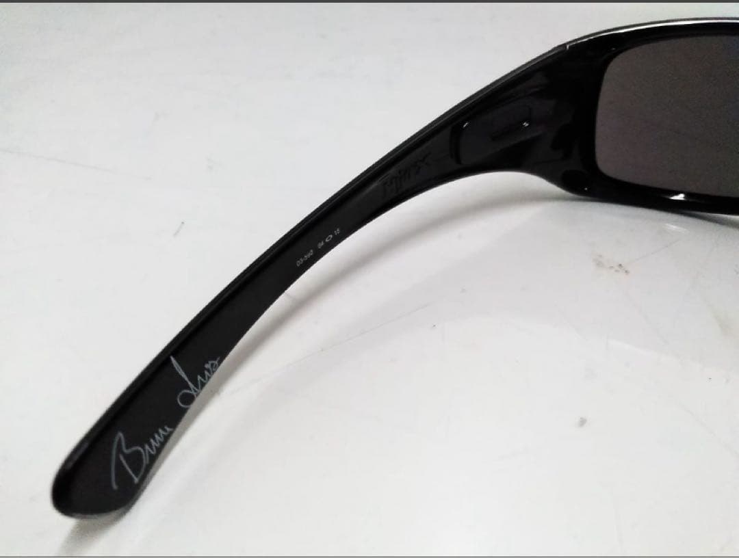 Oakley オークリー　ブラック サングラス ケース付き