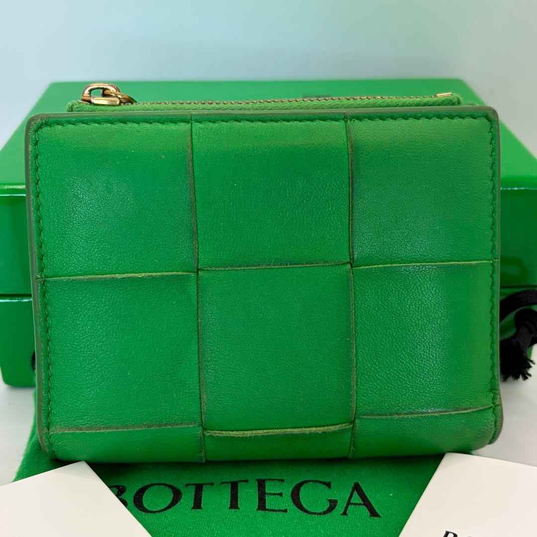 BOTTEGA VENETA☆スモールカセット二つ折り財布 グリーン