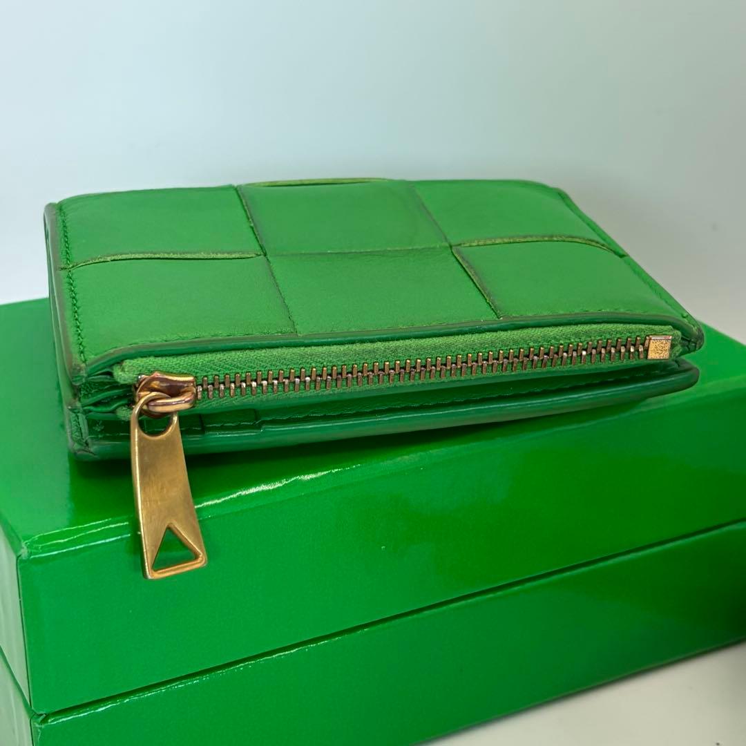 BOTTEGA VENETA☆スモールカセット二つ折り財布 グリーン
