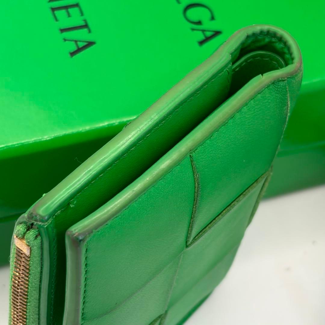 BOTTEGA VENETA☆スモールカセット二つ折り財布 グリーン