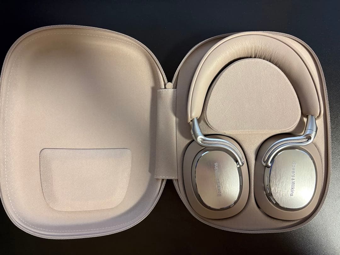 Bowers & Wilkins Px8 S2 ウォーム・ストーン