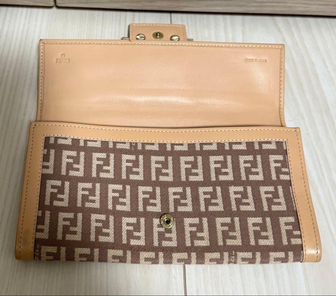 【美品】FENDI フェンディ 長財布 二つ折り ズッカ柄 FFゴールド金具