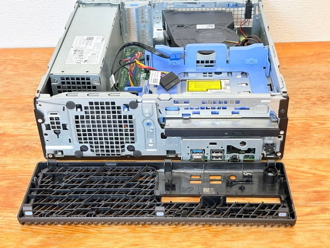 ベアーボン状態のDell Precision 3440/CPUなし・メモリなし