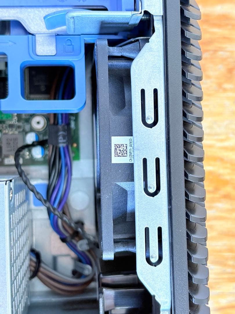 ベアーボン状態のDell Precision 3440/CPUなし・メモリなし